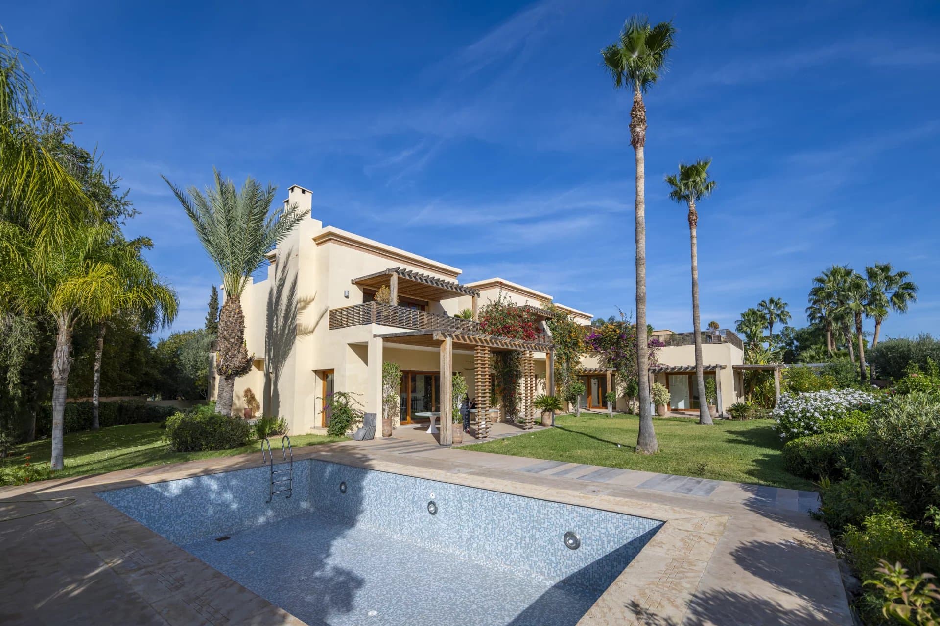 magnifique villa avec piscine sur le golfe d'Amelkis (23)