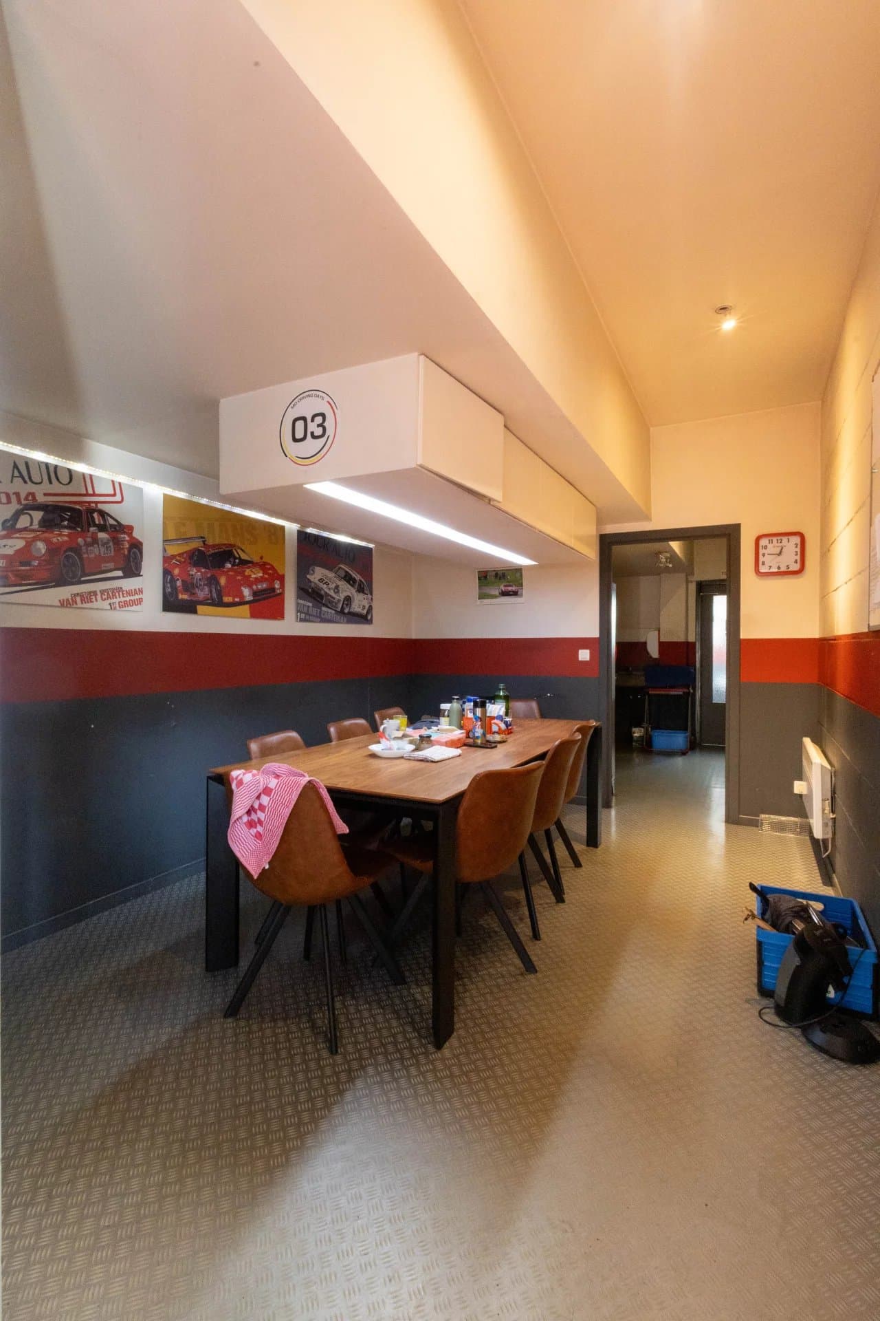 Incroyable entrepôt de 1.455 m² avec une hauteur de 4 mètres (19)