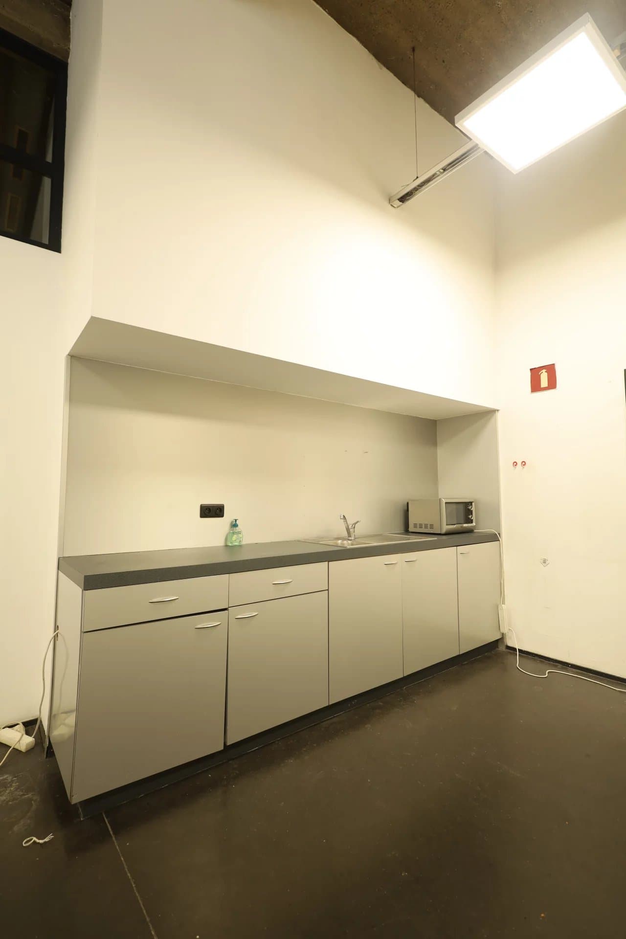 Bureau polyvalent de 270 m² | Idéal professions libérales & entreprises (13)