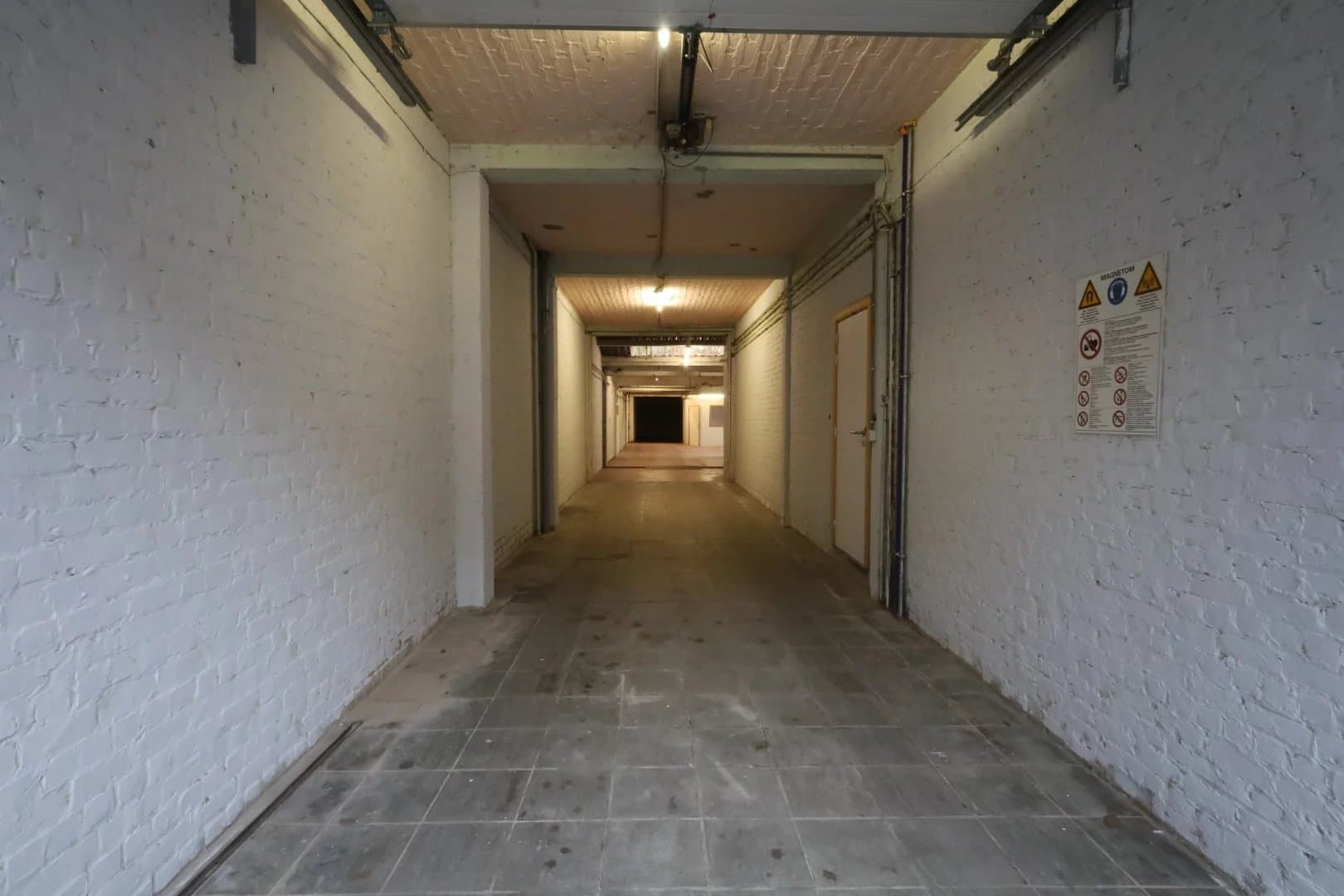 ENTREPÔT / ATELIER DE ± 310 m² À ANDERLECHT (11)