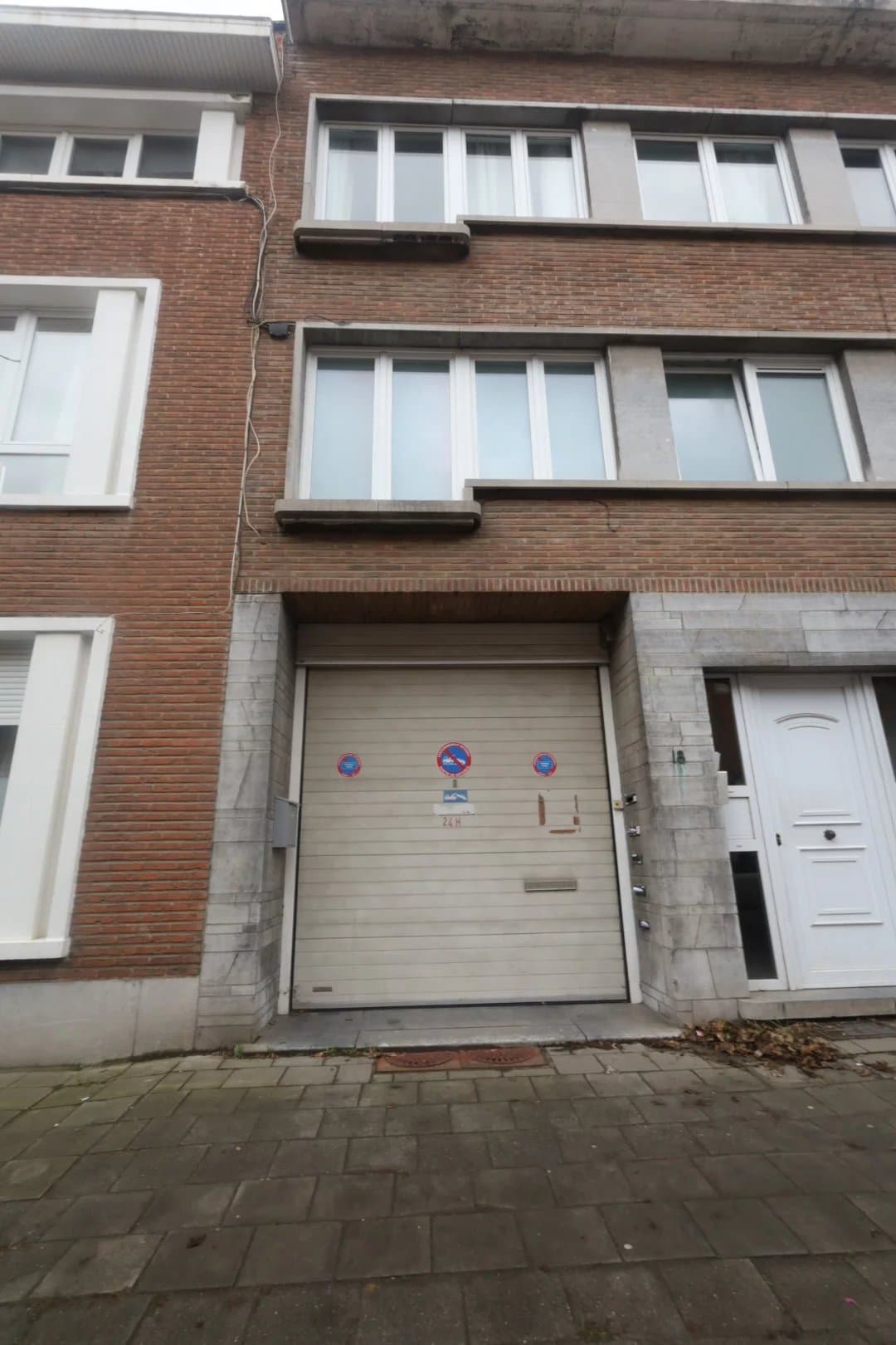 ENTREPÔT / ATELIER DE ± 310 m² À ANDERLECHT (13)