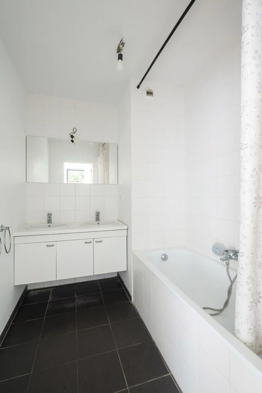Appartement 2 chambres avec terrasse plein sud de 12 m² + parking (11)