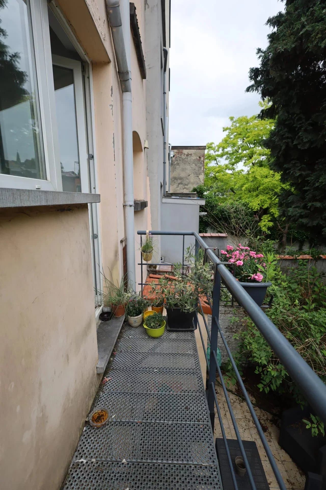 Maison de maître de 293 m² | 7 chambres | Jardin de 98 m² | Place du Miroir (12)