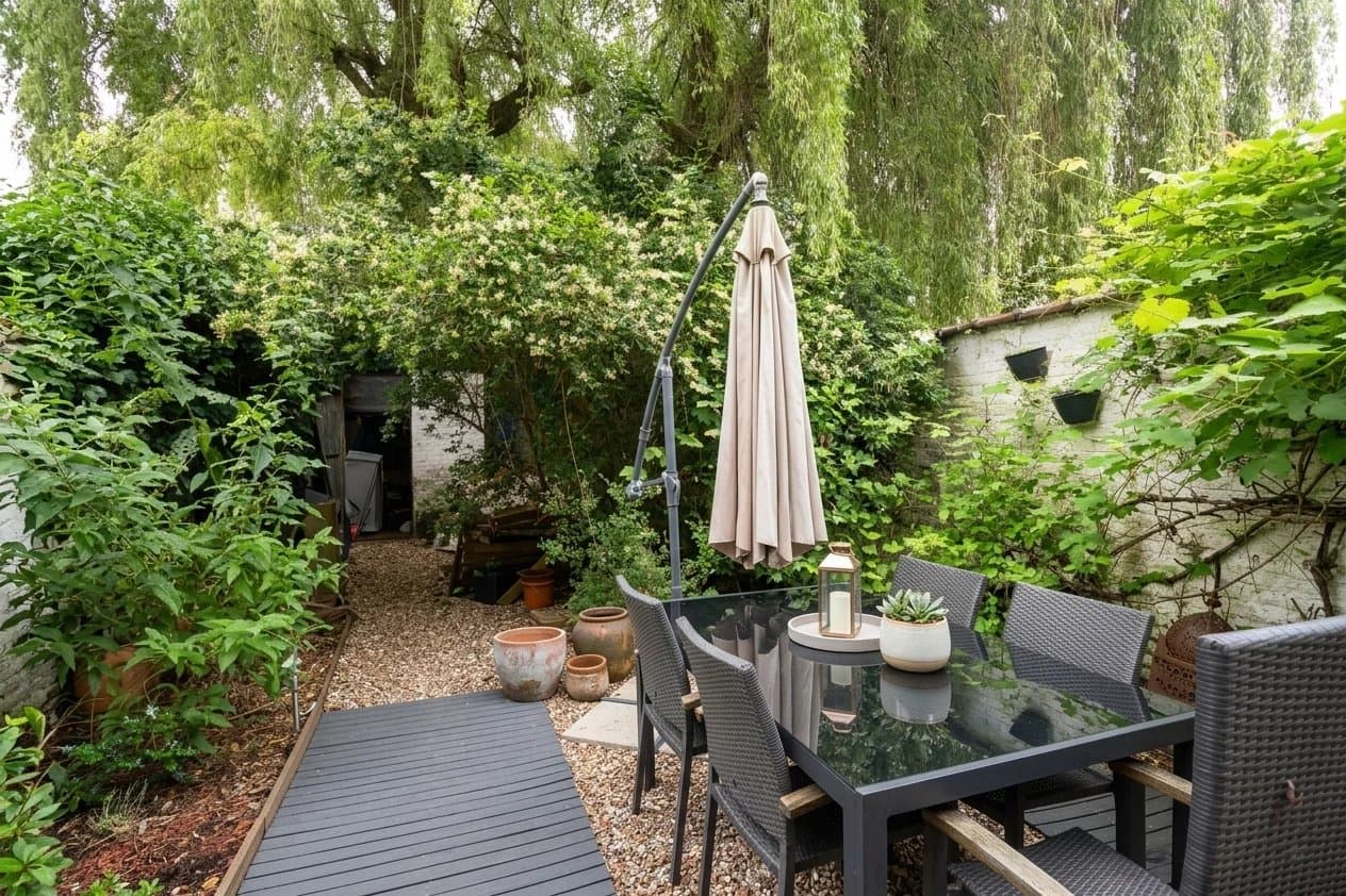 Maison de maître de 293 m² | 7 chambres | Jardin de 98 m² | Place du Miroir (10)