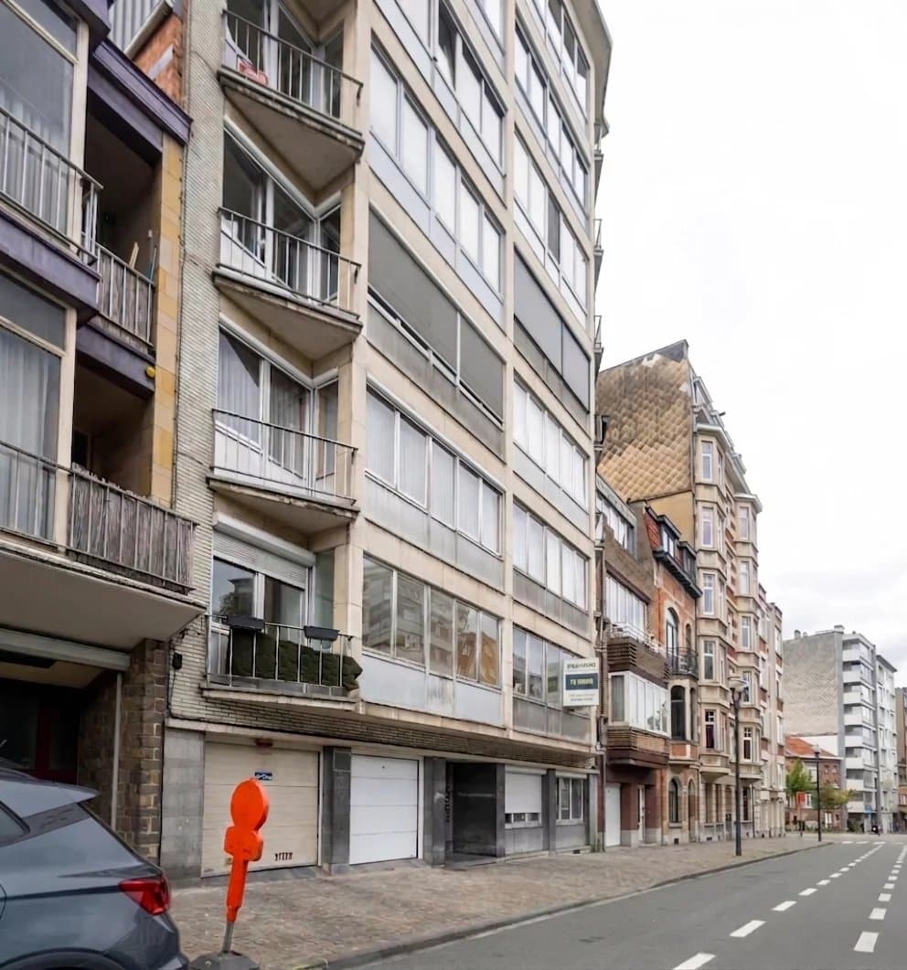 Spacieux appartement 2 chambres de 118 m² avec terrasse et balcon – Avenue Paul Deschanel à Schaerbeek (1)