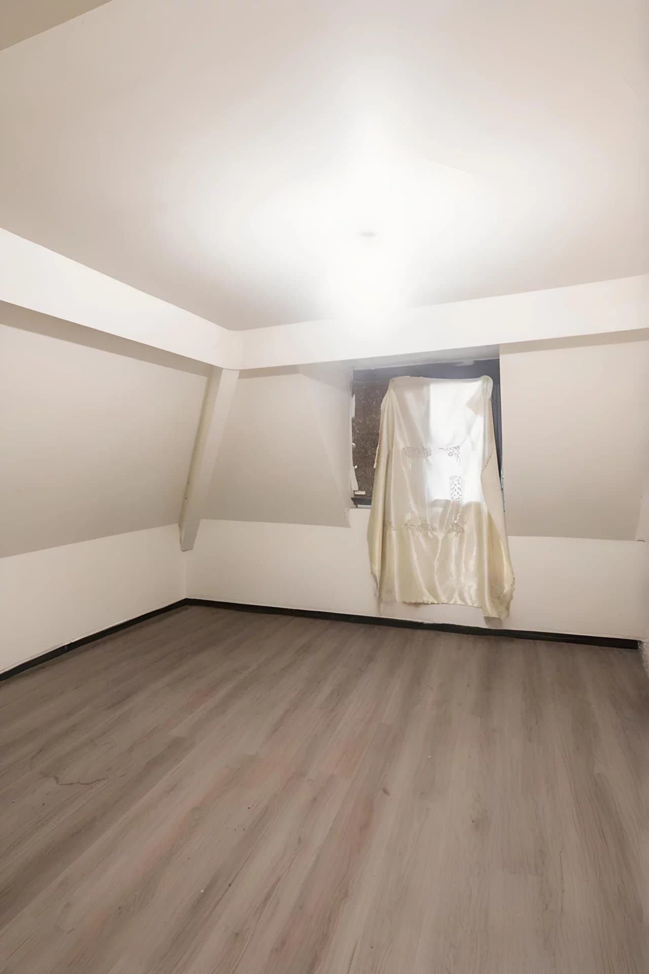 Villa mixte de commerce et d'habitation de  ± 500m2 sur Machelen (13)