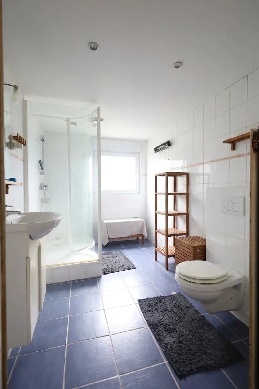 Maison de maître de 293 m² | 7 chambres | Jardin de 98 m² | Place du Miroir (16)