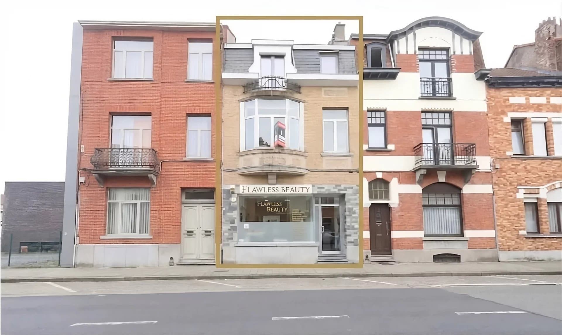 Immeuble mixte – Commerce et Triplex avec jardin de 240m² (2)