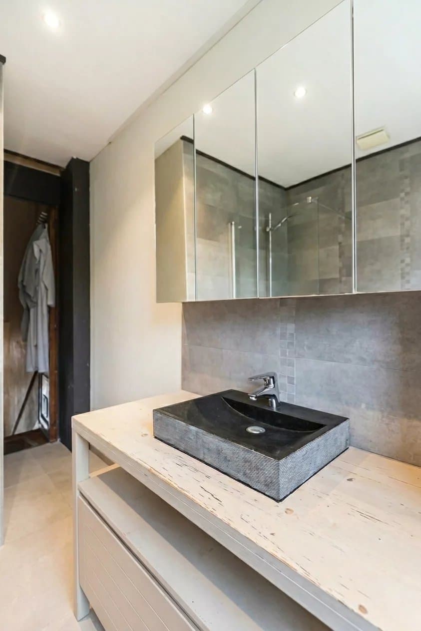 Maison de maître de 293 m² | 7 chambres | Jardin de 98 m² | Place du Miroir (14)