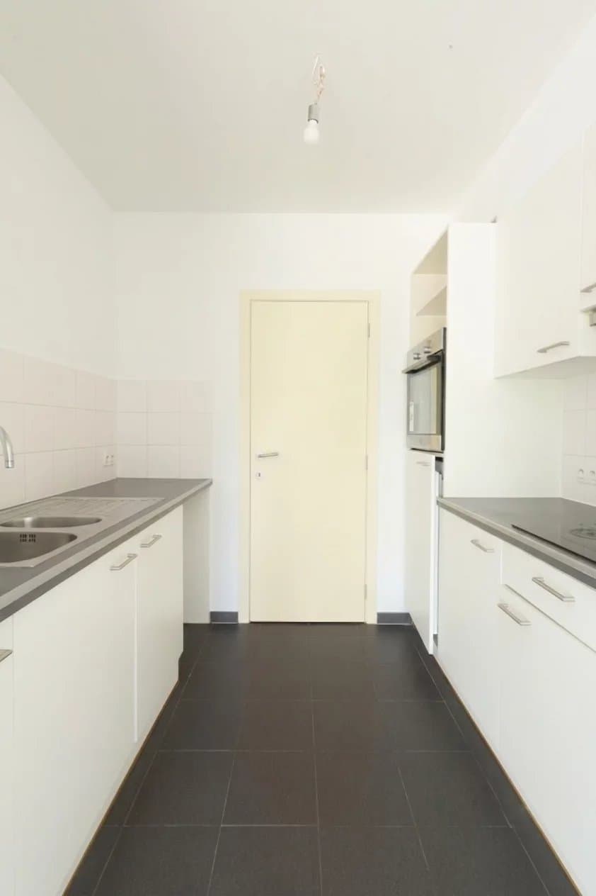 Appartement 2 chambres avec terrasse plein sud de 12 m² + parking (3)