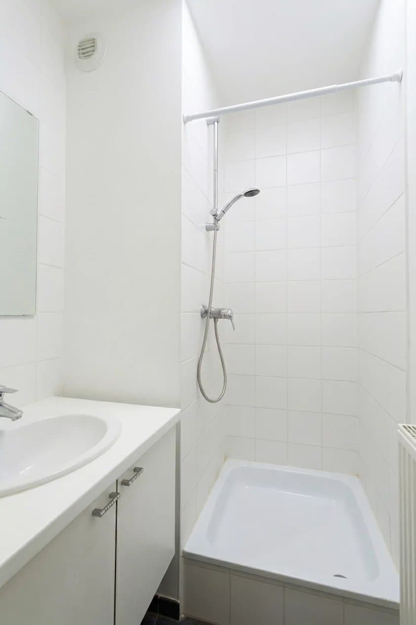 Appartement 2 chambres avec terrasse plein sud de 12 m² + parking (9)
