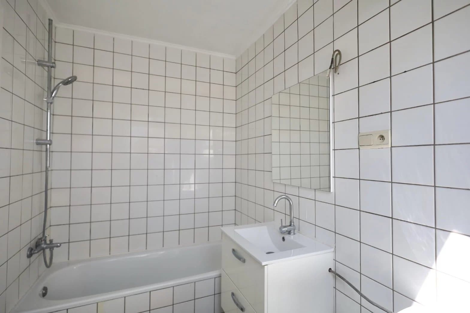 Lumineux appartement 2 chambres ( rénové en 2025 ) (6)