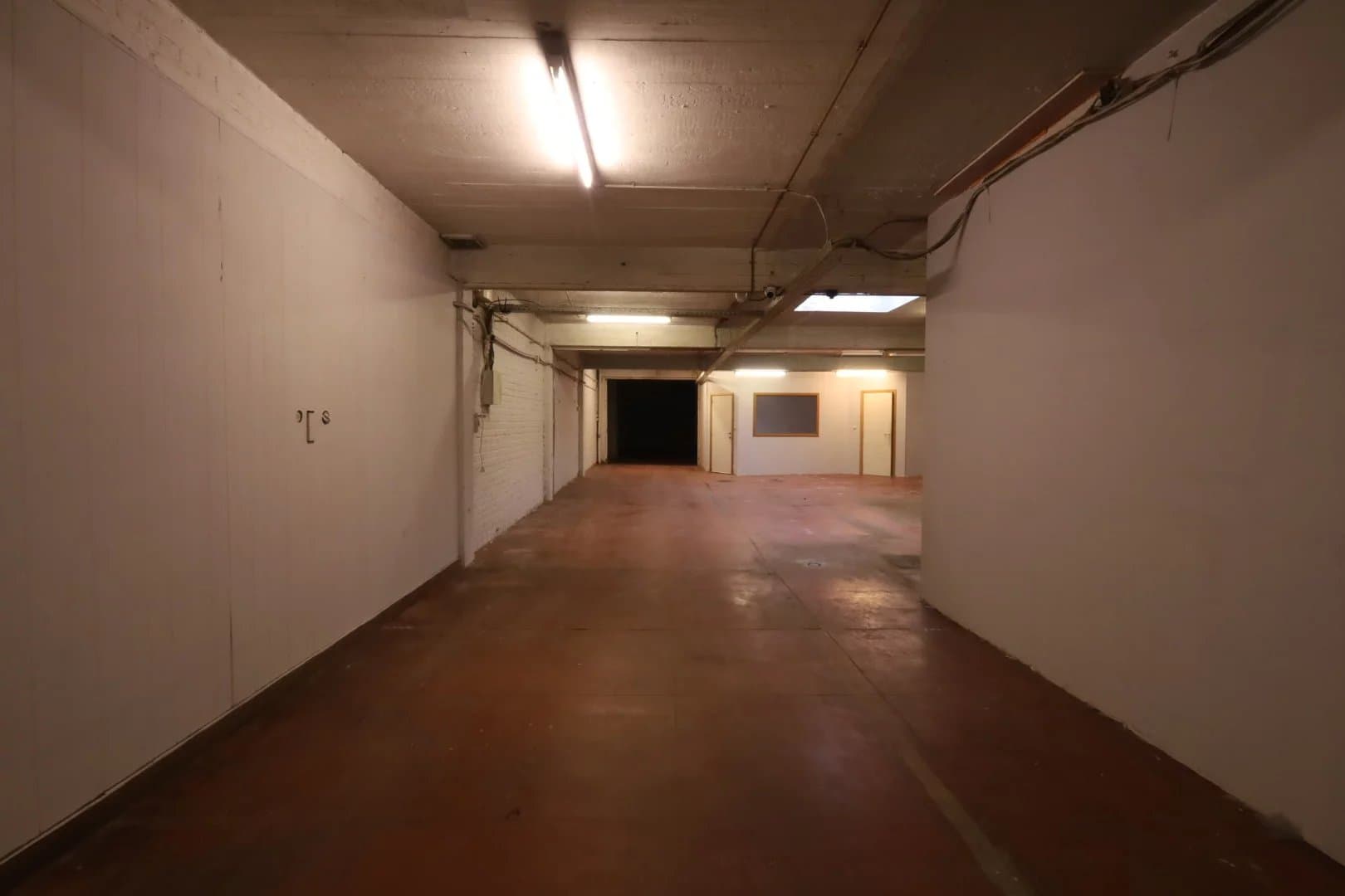 ENTREPÔT / ATELIER DE ± 310 m² À ANDERLECHT (9)