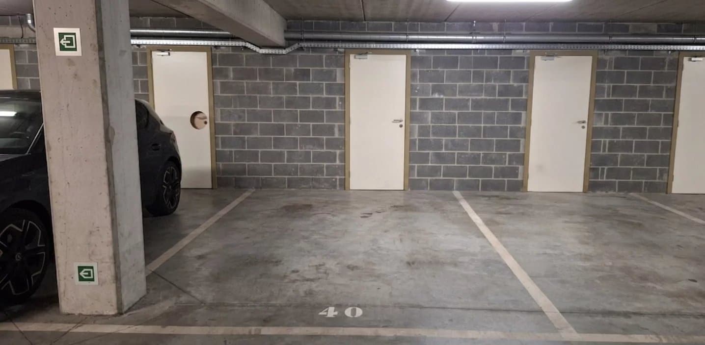 Waterloo - Parking pour voiture (5)