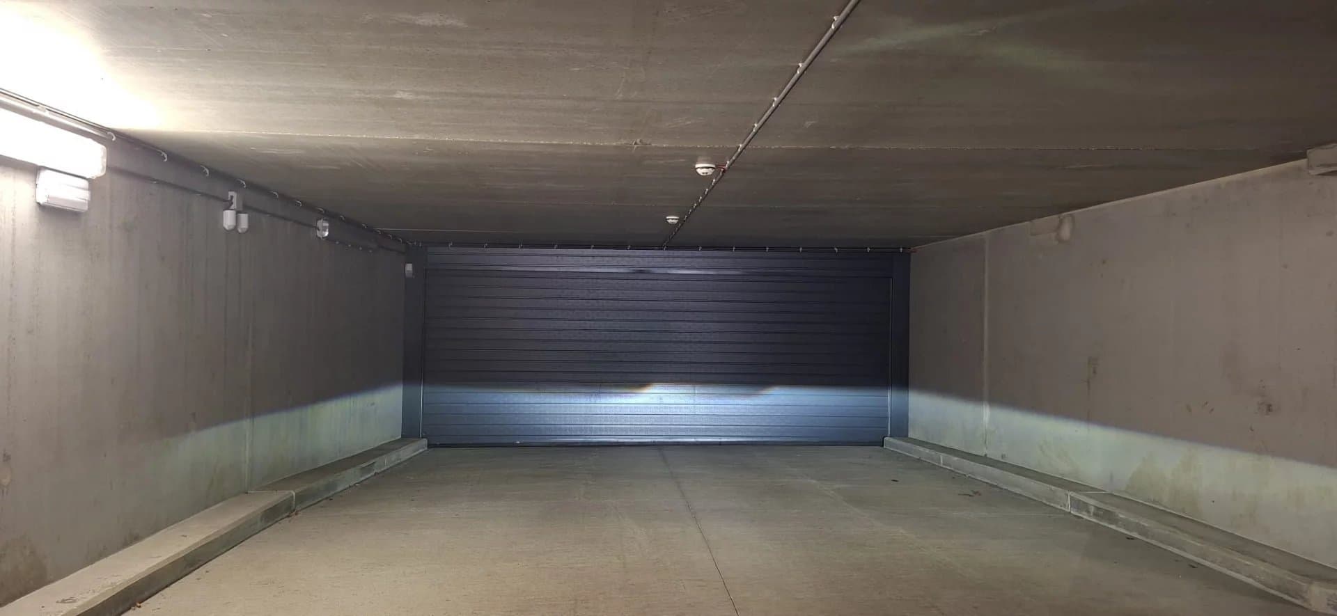 Waterloo - Parking pour voiture (10)