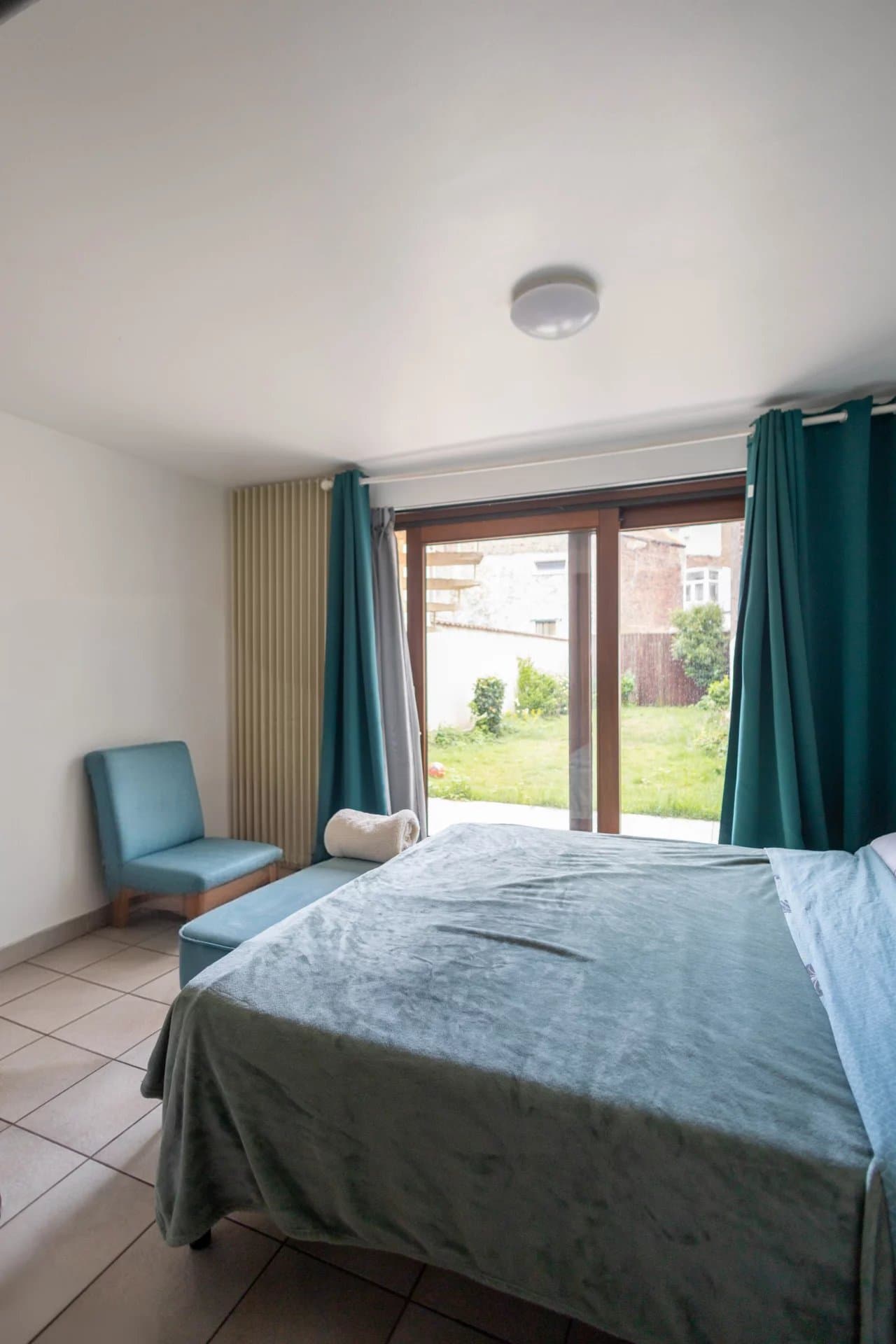 Maison bel-étage avec jardin (11)