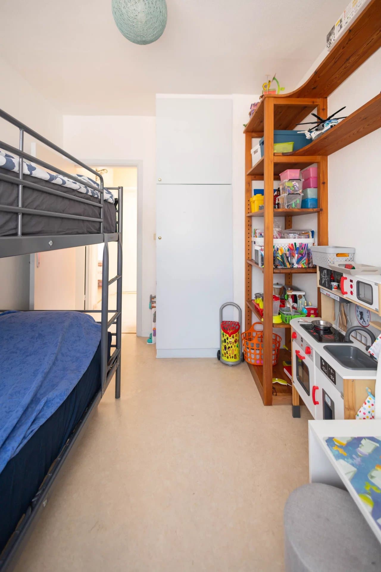 Maison bel-étage avec jardin (8)