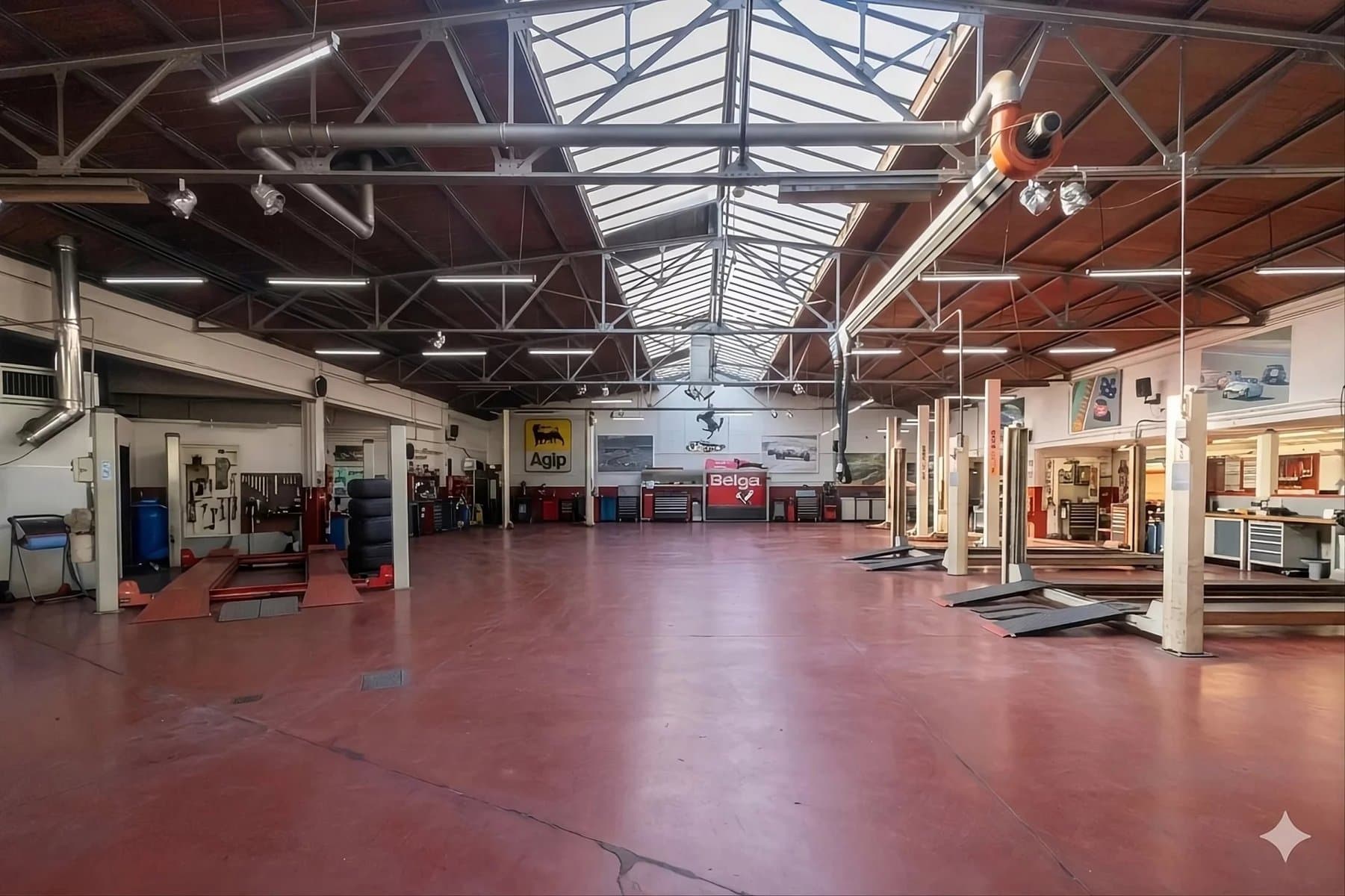 Incroyable entrepôt de 1.455 m² avec une hauteur de 4 mètres (2)