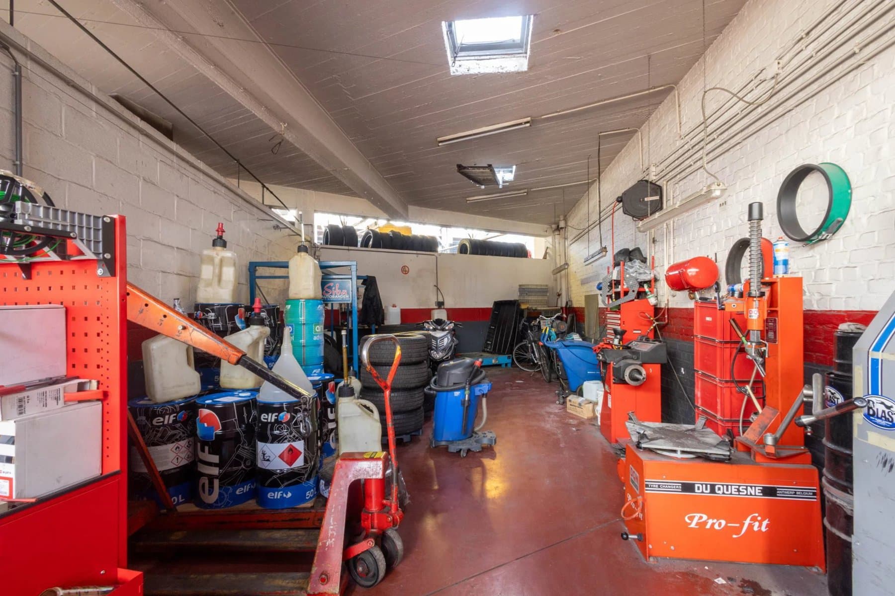 Incroyable entrepôt de 1.455 m² avec une hauteur de 4 mètres (10)