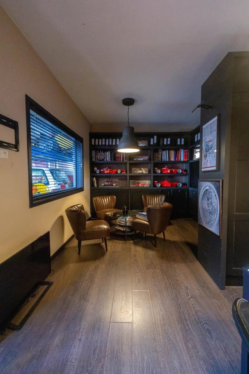 Incroyable entrepôt de 1.455 m² avec une hauteur de 4 mètres (16)