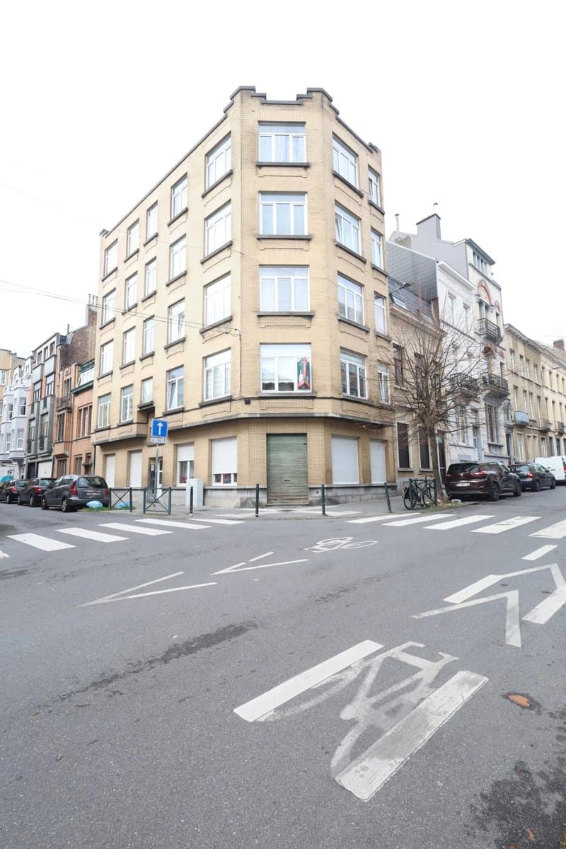 Bel appartement 2 chambres - quartier Tour & Taxis (1)