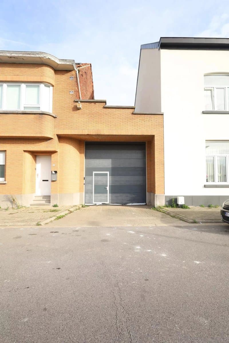 Opportunité mixte : Entrepôt de 510 m² + Maison 4 chambres avec cour (27)