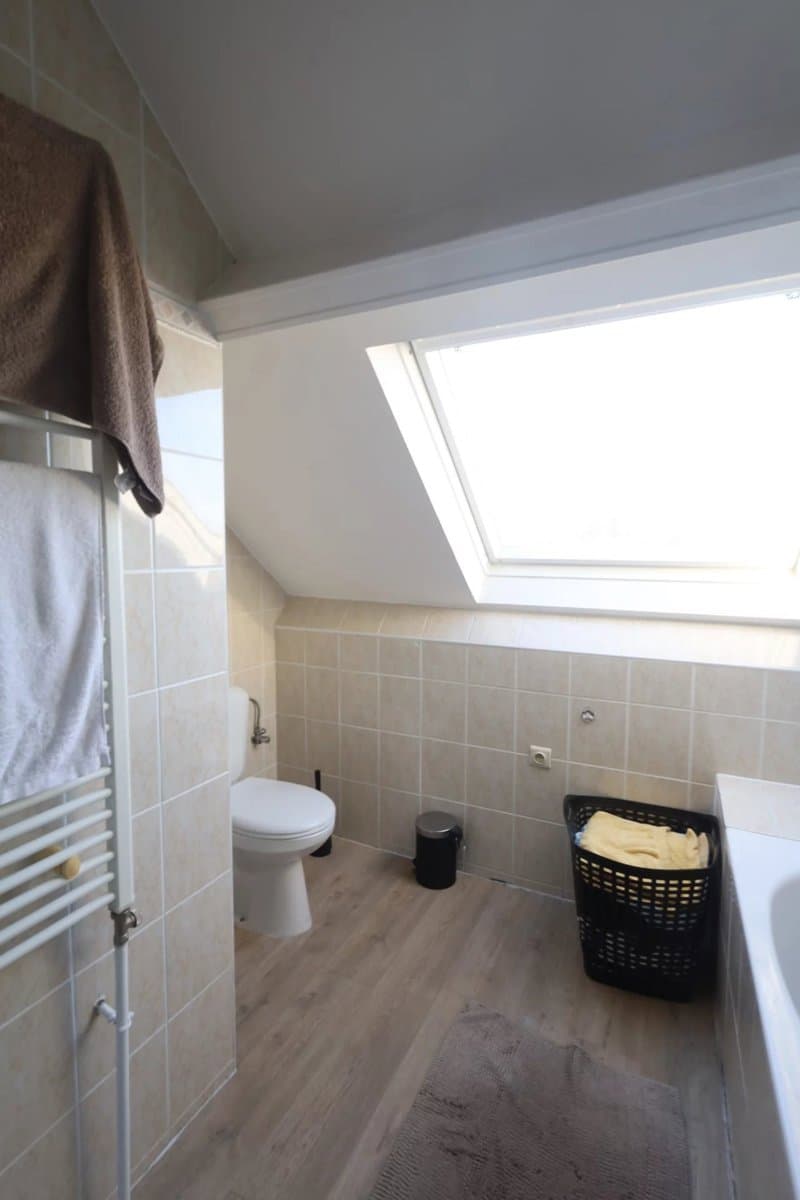 Opportunité mixte : Entrepôt de 510 m² + Maison 4 chambres avec cour (14)