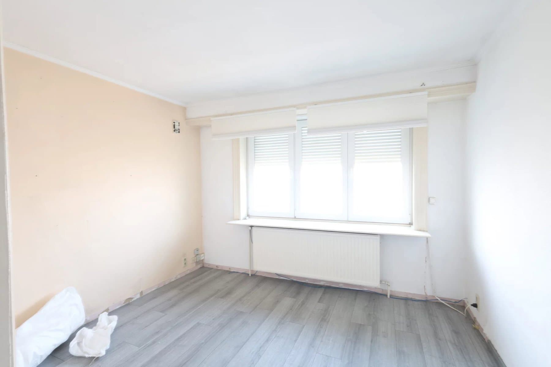 Opportunité mixte : Entrepôt de 510 m² + Maison 4 chambres avec cour (9)