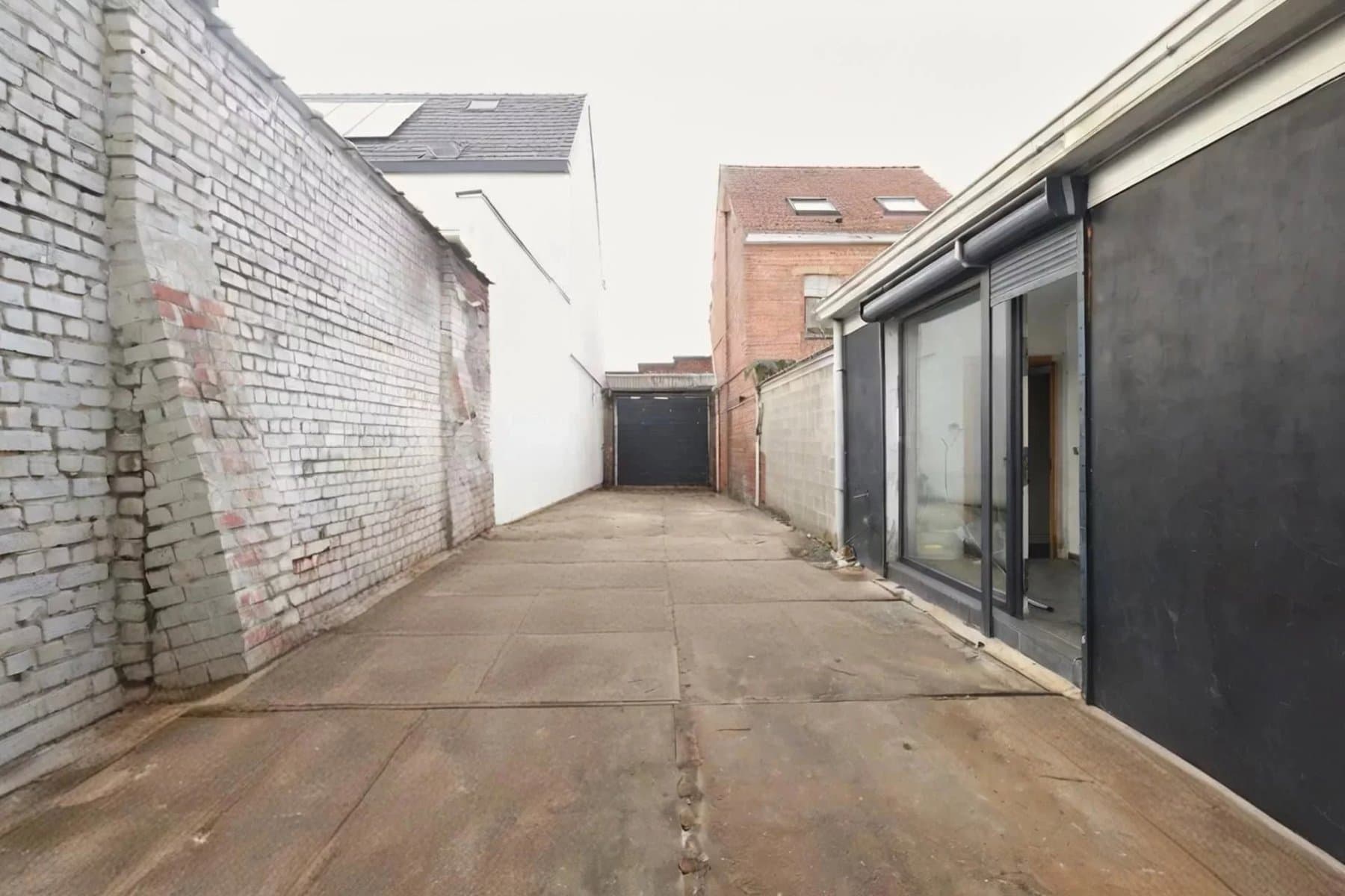 Opportunité mixte : Entrepôt de 510 m² + Maison 4 chambres avec cour (29)