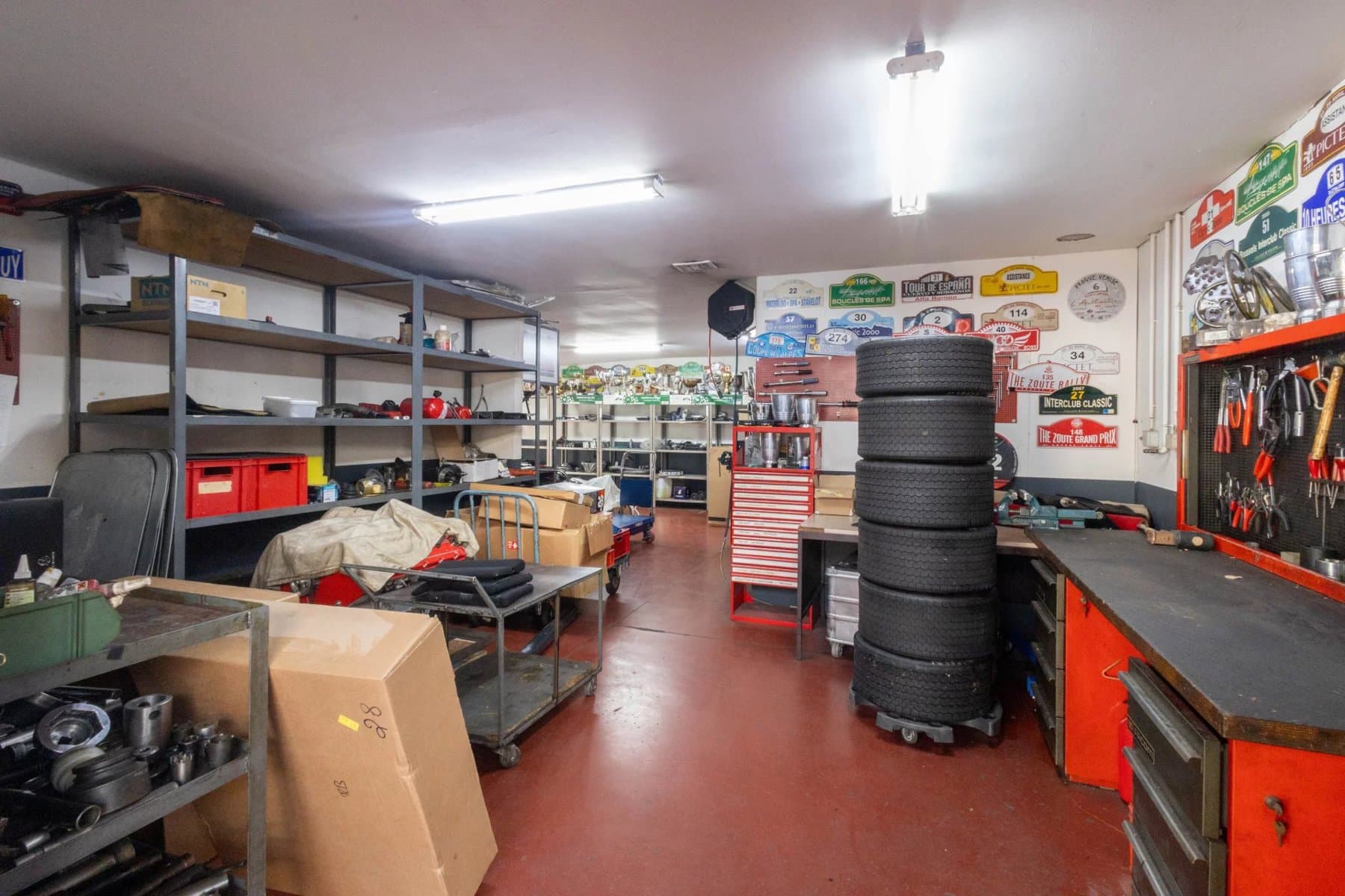 Incroyable entrepôt de 1.455 m² avec une hauteur de 4 mètres (11)