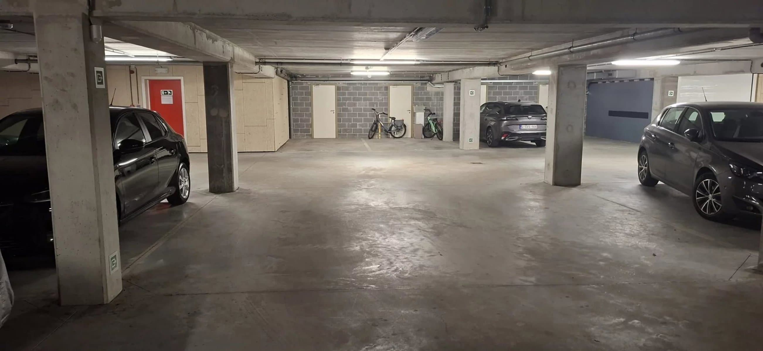 Waterloo - parking pour voiture (8)