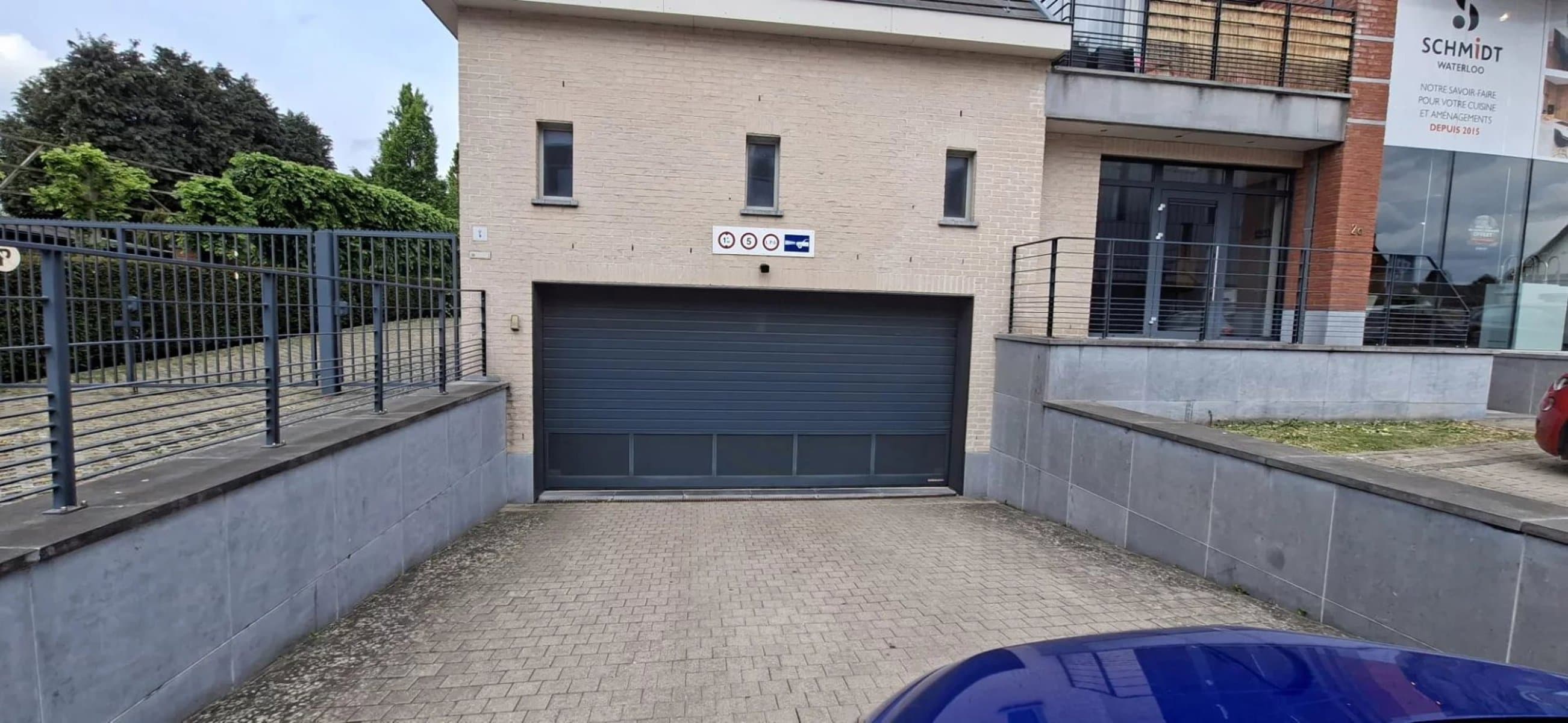 Waterloo - Parking pour voiture (2)