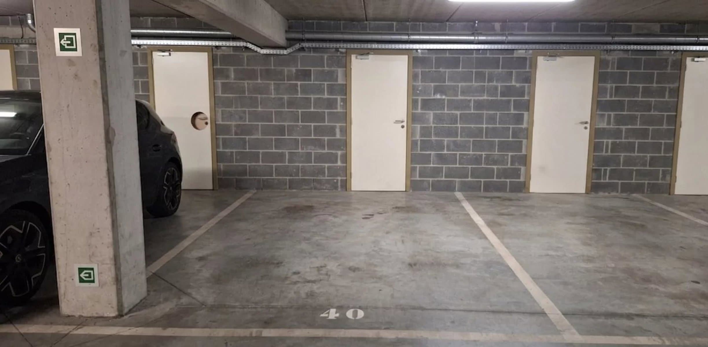Waterloo - Parking pour voiture (5)