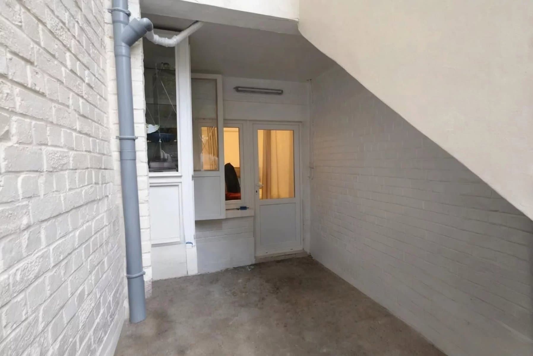 sous-plex 2 chambres avec jardin et garage (12)