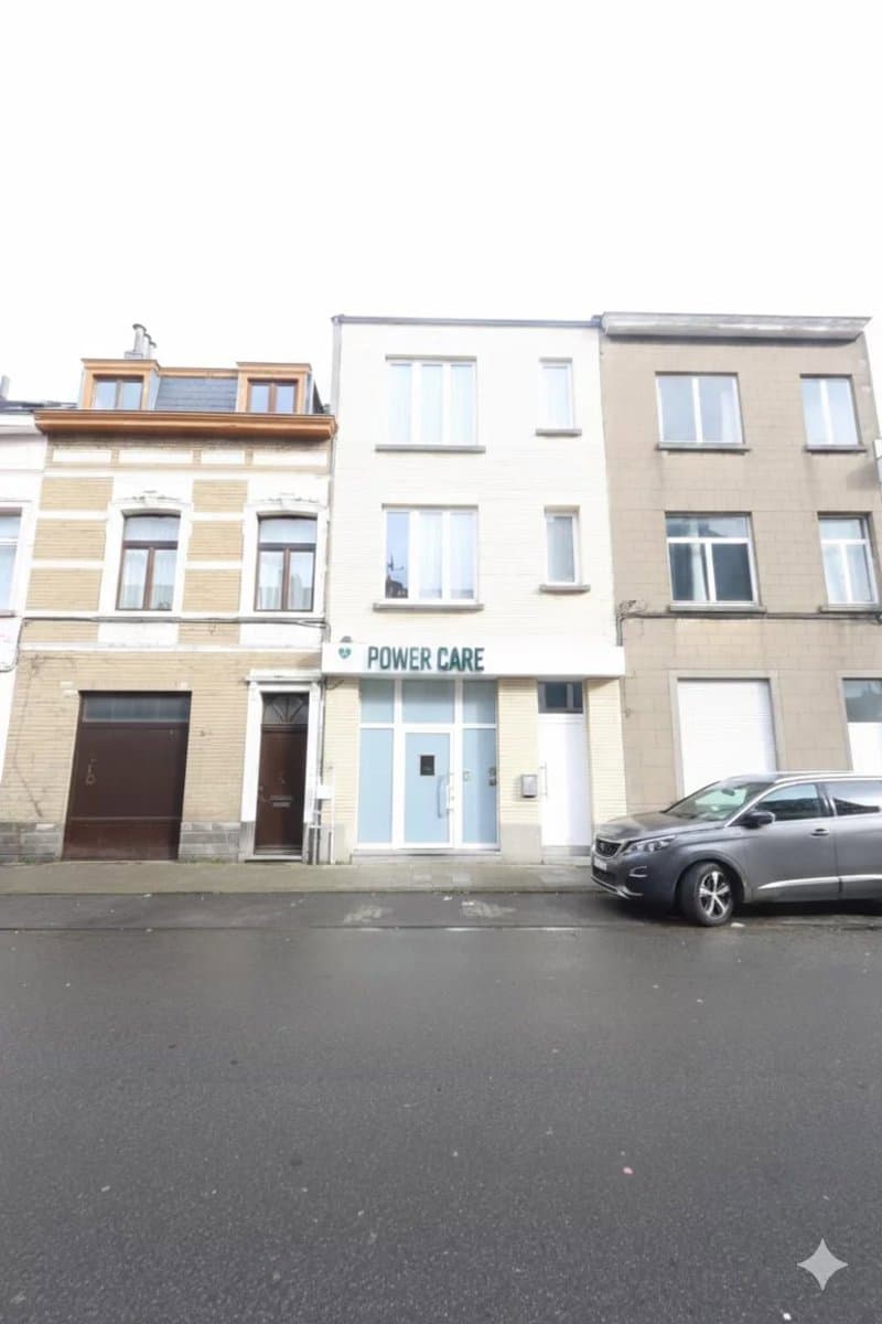 Cabinet paramédical avec excellente visibilité – Schaerbeek (11)